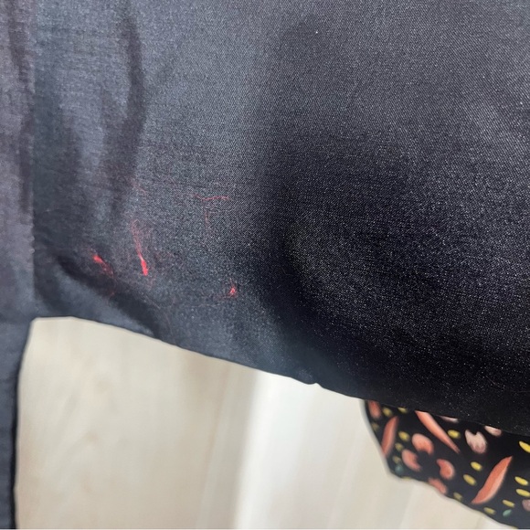 Gumps Black floral with red lining silk kimono - Picture 6 of 7